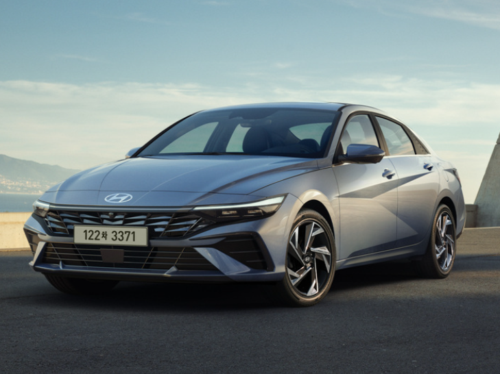 사회초년생 첫차, 아반떼 할부 vs 장기렌트 5년 총비용 비교: ‘이것’ 모르면 평생 후회!